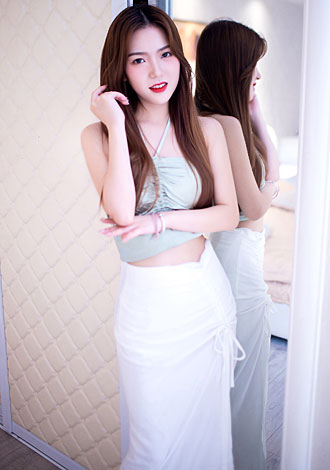 Gorgeous profiles pictures: beautiful Asian member Cheng