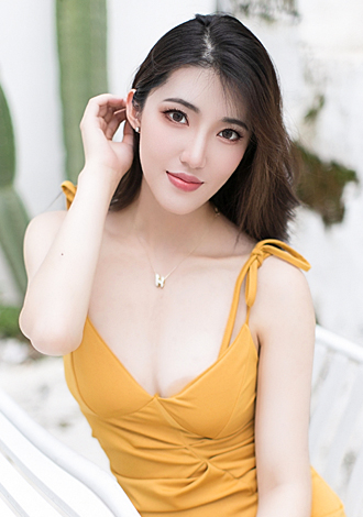 Gorgeous member profiles: online Asian member Qian from Kunming