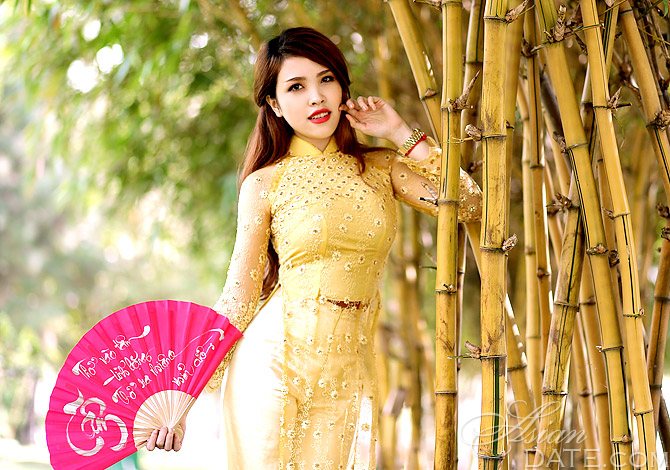 Blonde Asian Member Quynh Huong From Ho Chi Minh City 24 Yo